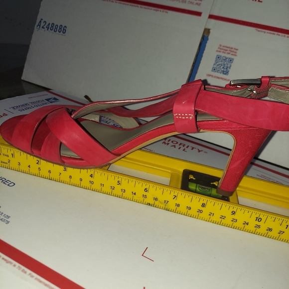 Size 39 ECCO Red 3inch heels - Picture 12 of 13